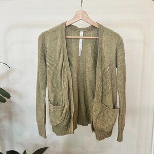 LULULEMON WOMENS GREEN CARDIGAN SWEATER GOOD CONDITION SIZE 2